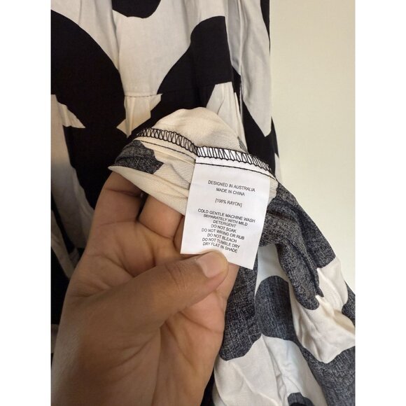 Anthropologie Abel The Label Abstract Print flowy maxi Dress in Black size XS - Picture 7 of 7